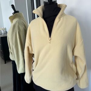 Aritzia TNA 1/4 fleece polar lemongrass nwt size 2xs
